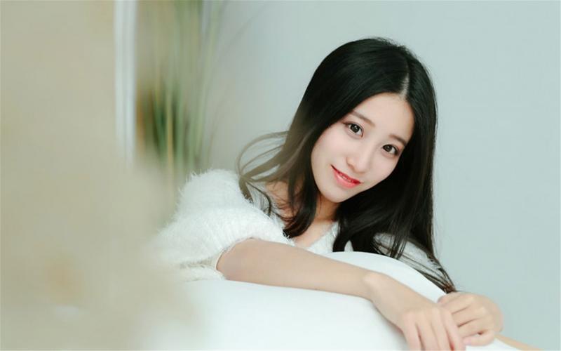 婴儿卡喉危急时刻 暖心女警紧急送医